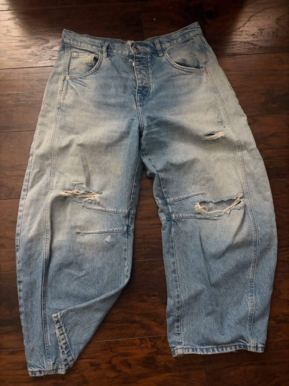 We The Free Light Blue Distressed Relaxed Women barrel Jeans
